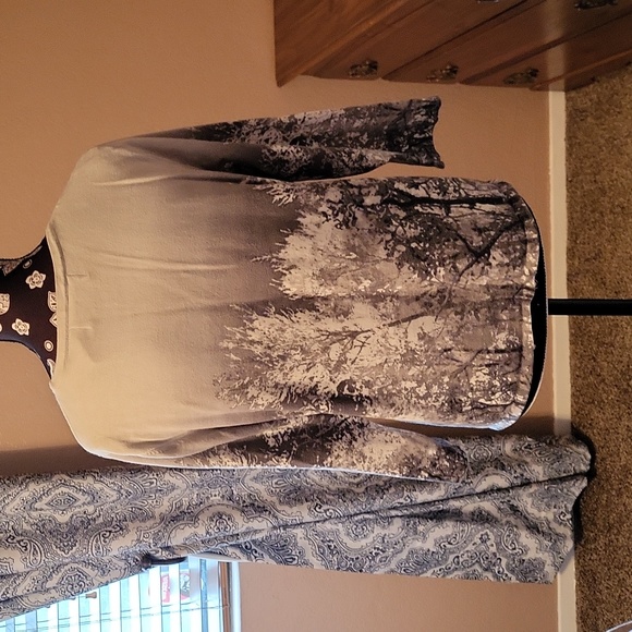 EUC Alfred Dunner Gray/White "Trees" Embellished Knit Top. 3/4 Sleeves. Size PM - Picture 2 of 4